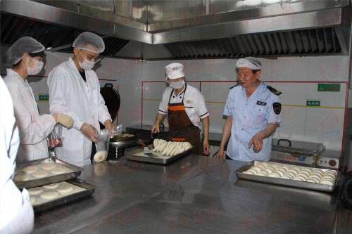 迷雾中的光  