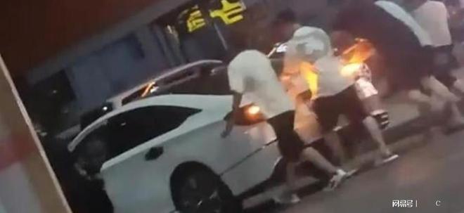 酒后推车视频，网络热议背后的深思